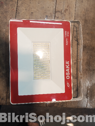 ১০০ ওয়াট হেলোজিন